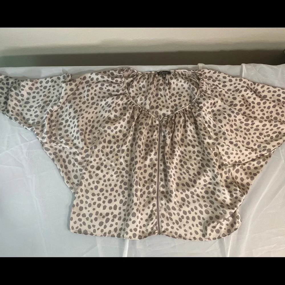 Ladies cecico brown animal print blouse size M
